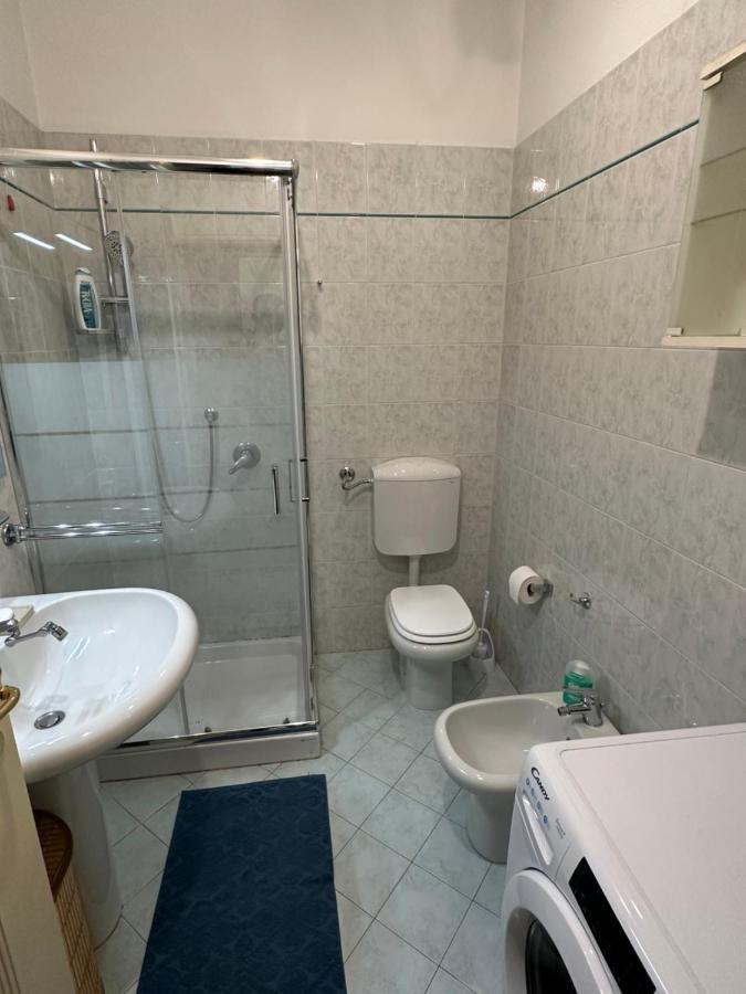 As Apartment *